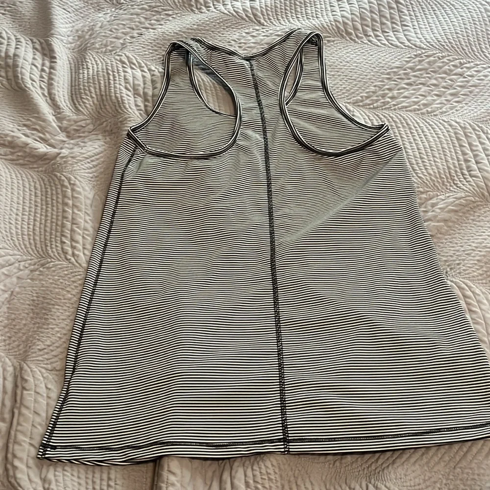 Classic tank - Picture 3 of 3